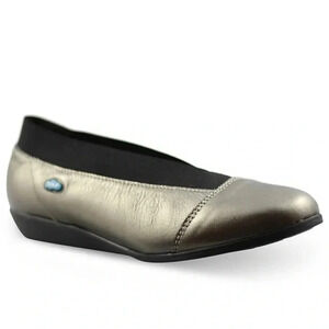 Cloud Calabria skimmer butterskin leather flats size 39- (8 1/2)
